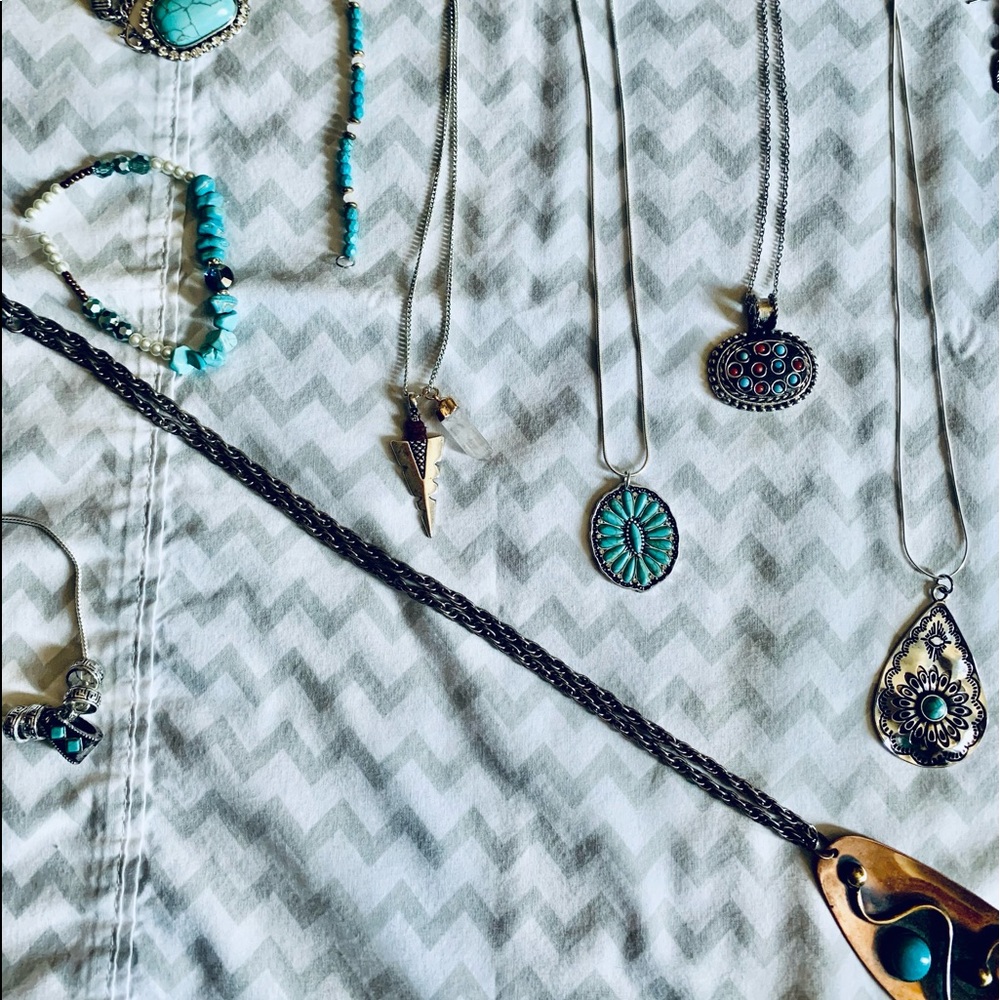 Jewelry - Picture 2 of 8